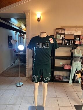 Mens nike short/shirt sets large